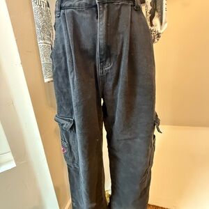 SHEIN Black Cargo Pants with Modern Utility